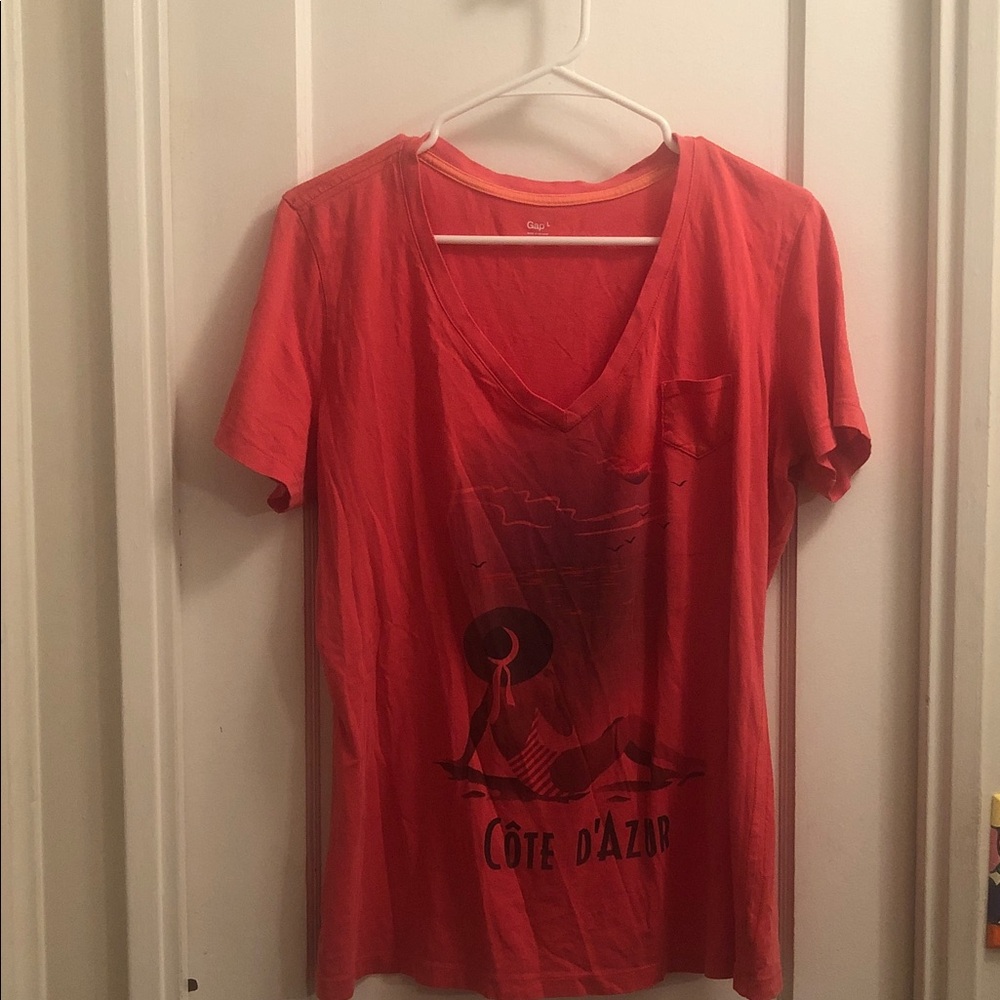 GAP Red V-Neck Côte d'Azur Graphic Tee